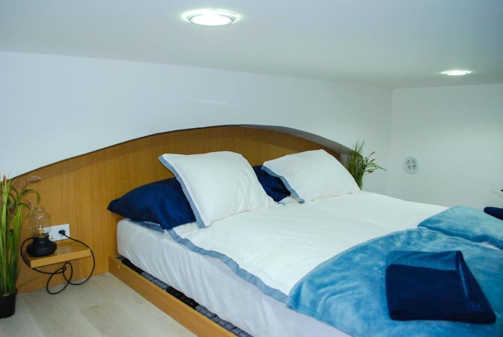 Stylish Quiet W Cheap Parking Closeby